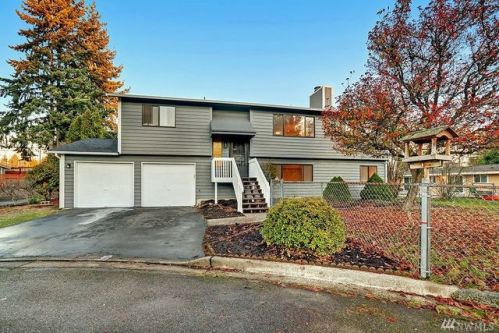 2345 189th St, Seattle, WA 98133-4261