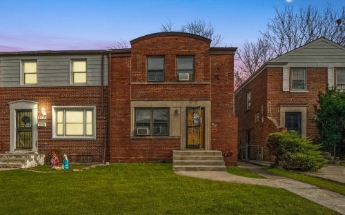 9619 Euclid Ave, Chicago, IL 60617-4727