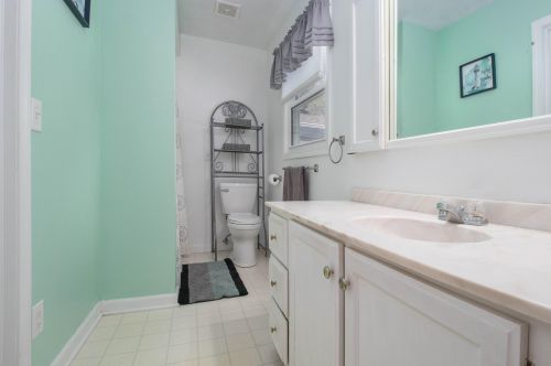 6185 Enola Ave, Kalamazoo MI 49048-8110 exterior