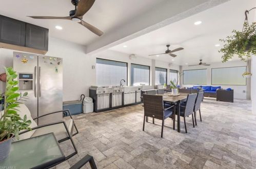 3790 8 Ave, Naples FL 34120-4923 exterior