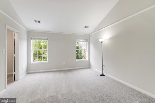 43069 Candlewick Sq, Leesburg VA 20176-6446 exterior