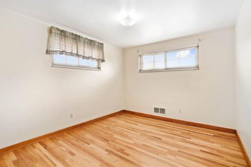 5034 Leona Dr, Pittsburgh PA 15227-3622 exterior