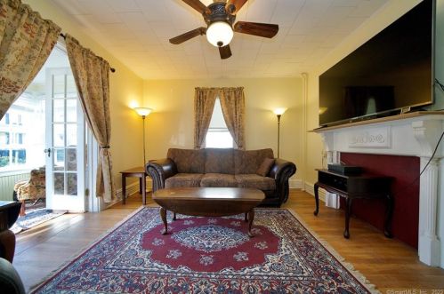 9 Fairview St, New Britain CT 06051-2707 exterior