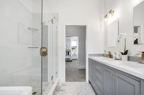 2646 Russell Blvd, Saint Louis MO 63104-2608 exterior