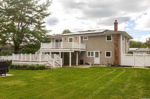 1537 Lincoln Ave, Bohemia NY 11716-4104 exterior