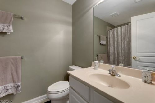 118 Independence Trl, Paterson NJ 07512-2808 exterior