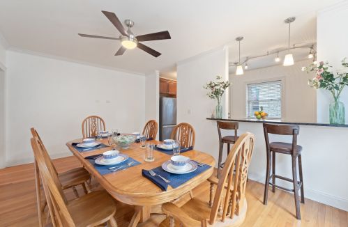 1911 Winona St, Chicago, IL 60640-2608