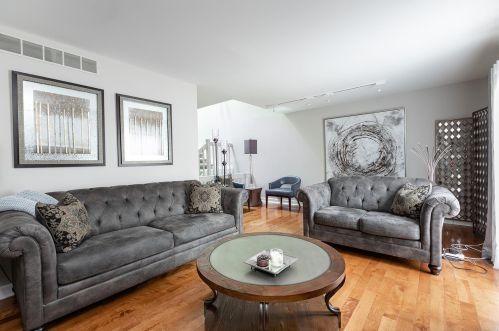 1701 Pineberry Ct, Saint Louis, MO 63146-4255