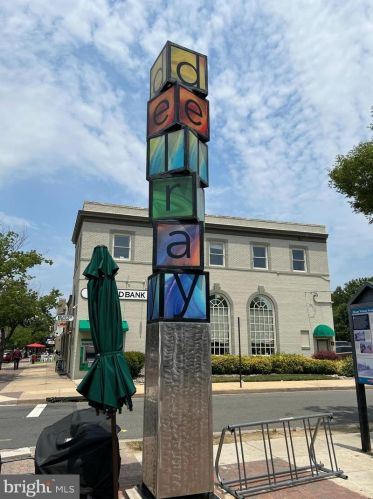 18 Masonic Vw Ave, Alexandria VA 22301-2204 exterior