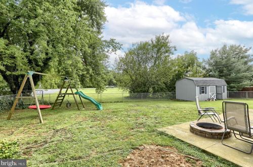 1918 Northbrook Dr, Lancaster PA 17601-4916 exterior