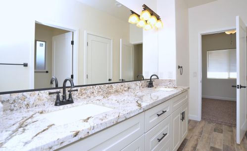 5233 Bellevue St, Tucson AZ 85712-5158 exterior