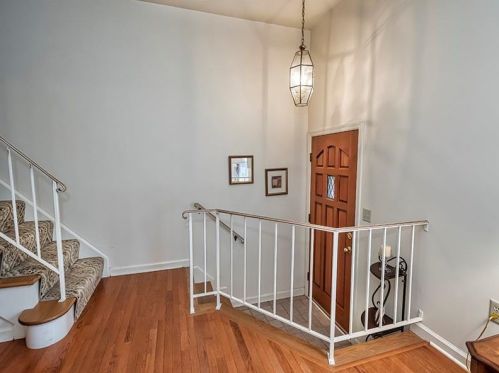 304 Kingsberry Cir, Pittsburgh, PA 15234-1069