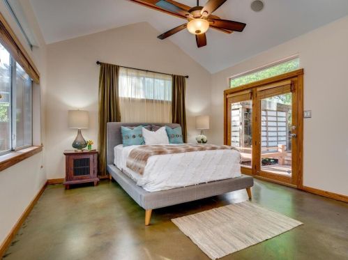 1510 Edgewood Ave, Austin TX 78722-1935 exterior