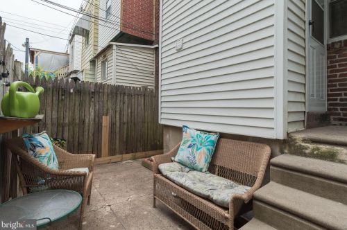 2269 Cambria St, Philadelphia PA 19134-4206 exterior