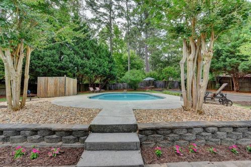 1642 Courtleigh Dr, Atlanta, GA 30338-4933