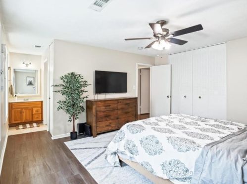 26 Independence Pl, Atlanta GA  30318-1505 exterior