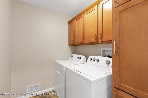 16120 Park Lake Rd, East Lansing MI 48823-9480 exterior