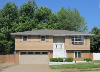 205 Schramm Dr, Pekin, IL 61554-2541