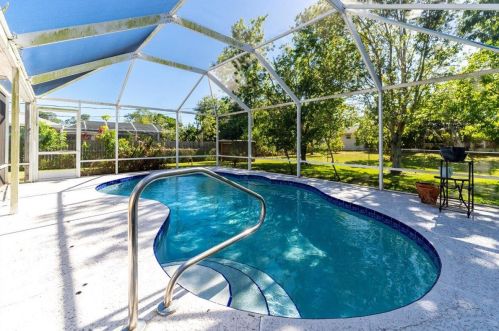 1938 Sylvester Ln, Fort Pierce, FL 34984-4445