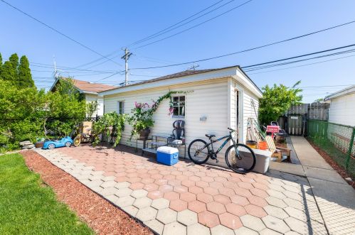 3449 55 St, Chicago IL 60632-3211 exterior