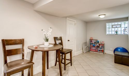 6046 Menard Ave, Chicago IL  60646-3919 exterior