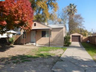 616 E St, Tulare, CA 93274-2721