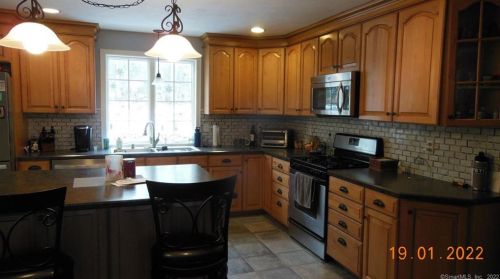 60 Cutler Rd, Killingly CT 06241-1303 exterior