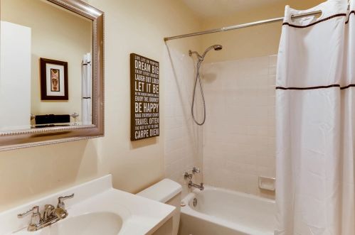 1410 State St, Chicago IL 60827-2078 exterior