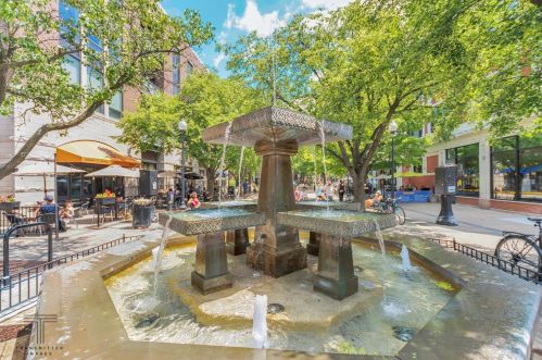 2422 Gunnison St, Chicago IL 60625-6860 exterior