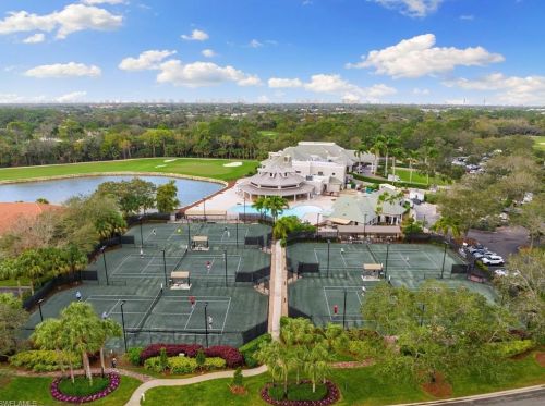 2230 Chesterbrook Ct, Naples FL 34109-1416 exterior