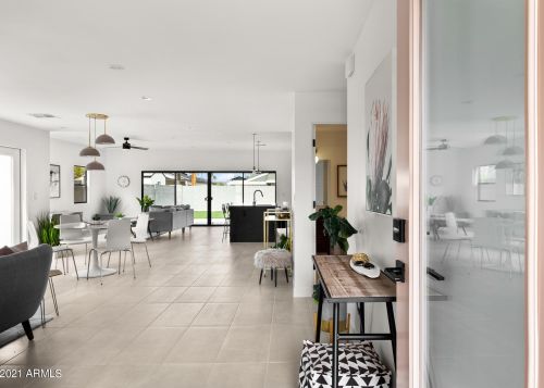 1038 Clarendon Ave, Phoenix AZ 85033-4119 exterior