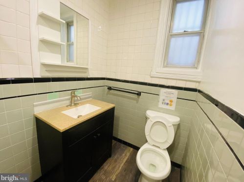 1120 Locust St, Philadelphia PA  19107-6734 exterior