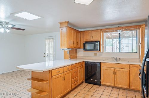 817 District St, Tucson AZ 85714-1105 exterior