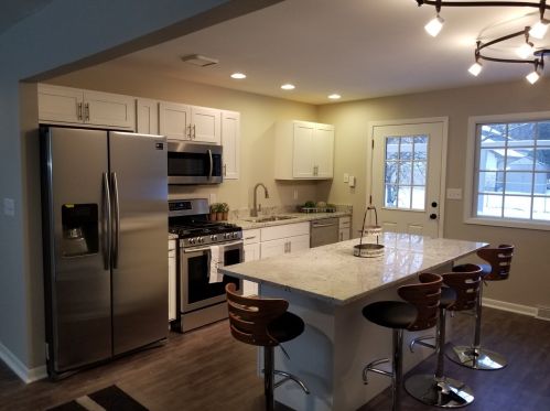 8616 Hickory Ave, Bull Valley, IL 60014-6816