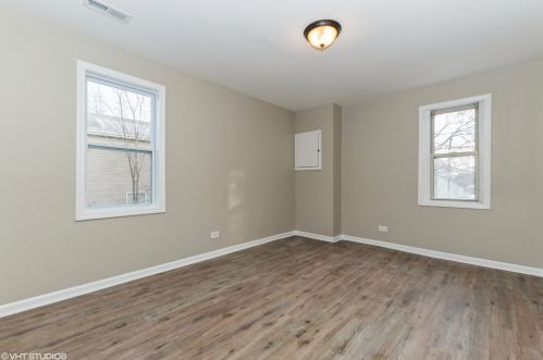 9059 Ellis Ave, Chicago IL 60619-7821 exterior