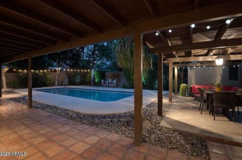 2805 13th Ave, Phoenix AZ 85007-4138 exterior