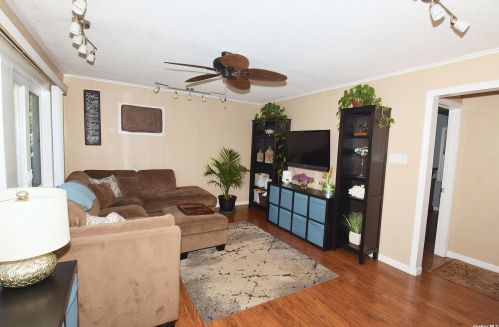 614 Bermuda Rd, Babylon NY 11704-7426 exterior