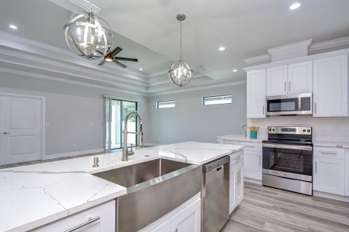 2710 Braddock St, Tampa FL  33607-6828 exterior