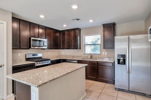 3907 79th Dr, Phoenix AZ  85043 exterior