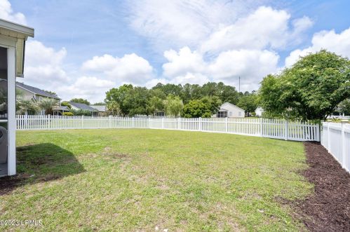 4 Hidden Lk Ln, Bluffton SC 29910-8002 exterior
