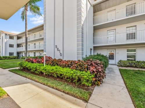 9610 Victoria Ln, Naples FL 34109-8612 exterior