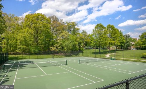 7513 Cross Gate Ln, Alexandria VA 22315-4619 exterior