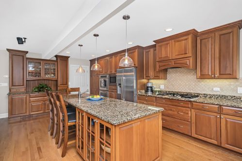 6722 Thorndale Ave, Chicago IL 60631-2286 exterior