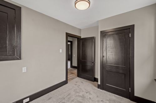 61 Mainsgate St, Pittsburgh PA 15205-2247 exterior