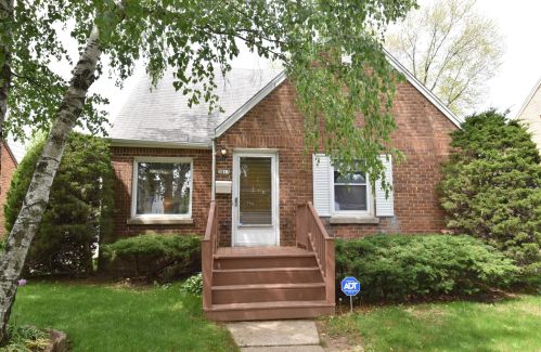 3817 87th St, Milwaukee WI  53222-2840 exterior