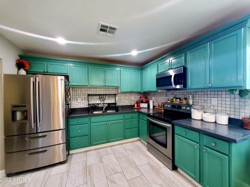 2321 47 Dr, Phoenix AZ 85031-1408 exterior