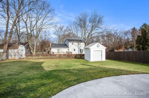 2523 Longmeadow St, Grand Rapids MI 49504-2365 exterior