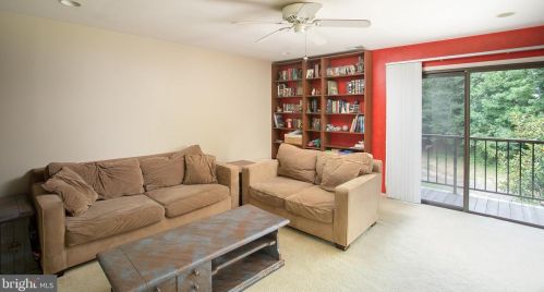 76 Wyndham Pl, Trenton NJ 08691-3126 exterior