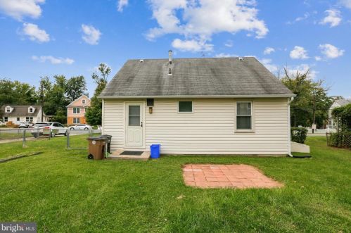 902 Lewis Ave, Rockville MD 20851-2350 exterior