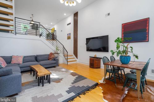 1018 Leithgow St, Philadelphia PA  19123-1421 exterior